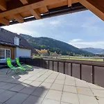 Ski-in Ski-out With Unique Views Apartamento