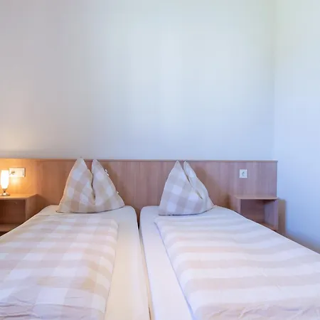 Ski-in Ski-out With Unique Views 아파트 *