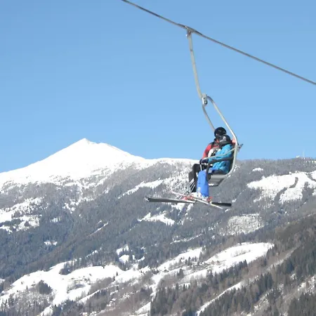 Ski-in Ski-out With Unique Views