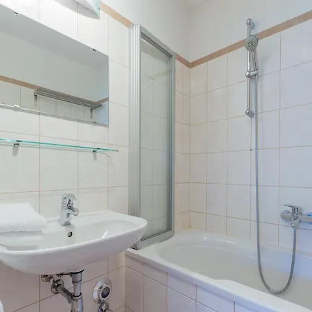 Ski-in Ski-out With Unique Views *