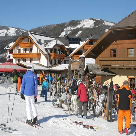 아파트 Ski-in Ski-out With Unique Views 셍트마가레텐임러네우