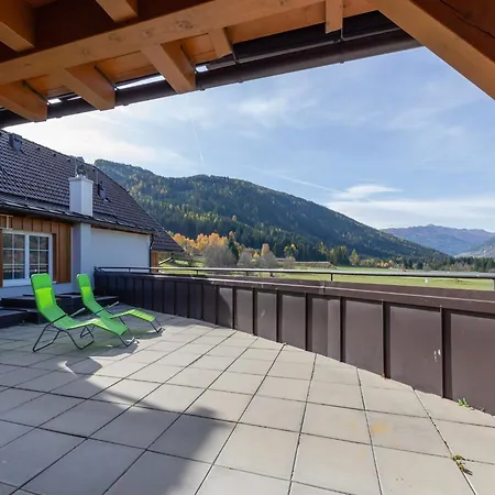 Ski-In Ski-Out With Unique Views Apartamento